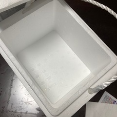 美品　暑さ対策や釣りなどに　保冷箱の画像