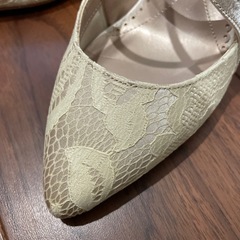 白レースパンプス　23.5センチの画像