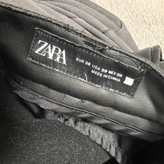 ZARA メンズ　レザーパンツの画像