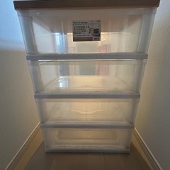天板付きチェスト　透明