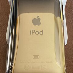 Apple製品のコレクターの方におすすめ！。 iPod touch 第3世代（32GB）＋Apple純正ドックつきの画像