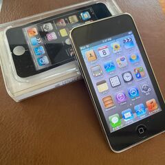 Apple製品のコレクターの方におすすめ！。 iPod touch 第3世代（32GB）＋Apple純正ドックつきの画像