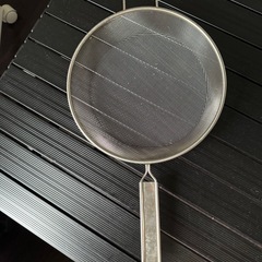 片手でメッシュザル