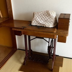 足踏みミシンの画像