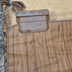 木目調ダイニングホットカーペットの画像