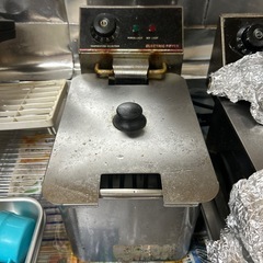 業務用電気フライヤー　 バスケット付き