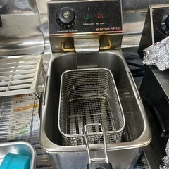 業務用電気フライヤー　 バスケット付きの画像