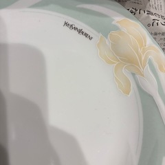 イブサンローラン 食器セットの画像