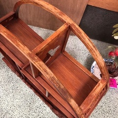 木製 円形飾り棚の画像