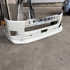 ハイエース4型バンパーとフロントスポイラー
