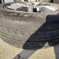 215/60R17タイヤ　溝ほぼなし　アルミホイールの画像