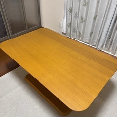 昇降テーブルの画像