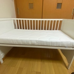 IKEA SOLGUL ソルグル ベビーベッド マットレス　リネン類セットの画像