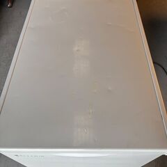 アレジア 冷凍庫 小型 上開き 63L スリム ストッカー コンパクト 2022年製 Usedの画像