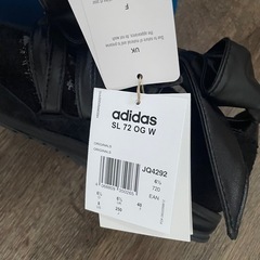 海外限定　adidas × Caroline Hu 25 黒　リボン　スニーカーの画像