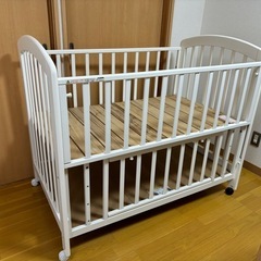 ベビーベッド　カトージ