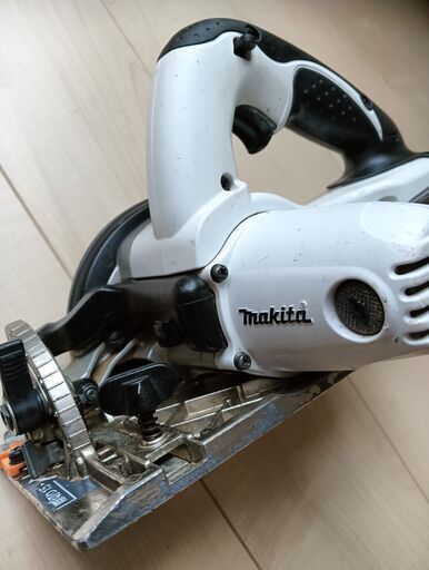 マキタ125mm充電式マルノコ SS540D 14．4ｖ本体のみ