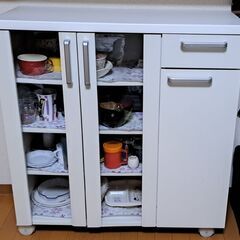 食器棚　カウンター　ホワイト　キャスター付き