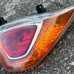 V50 テールランプの画像