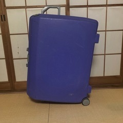 スーツケース