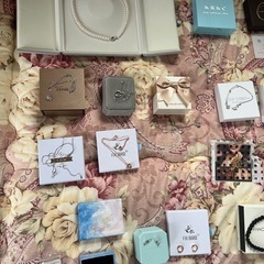 銀アクセサリーまとめ売り50点…専用箱ありの画像