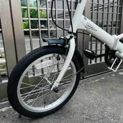 【武蔵小山店】 UNELMA 折りたたみ自転車 MF101 ユネルマ 自転車 コンパクト 折りたたみ 軽量 16インチ ミニベロ 小径車 折畳自転車 町乗り 街乗り ママチャリ 通勤 通学 買い物 サイクリング おしゃれ自転車 小型自転車 ミニサイクル お買い物自転車 車載自転車 マットカラー シンプルデザイン カゴなし自転車の画像