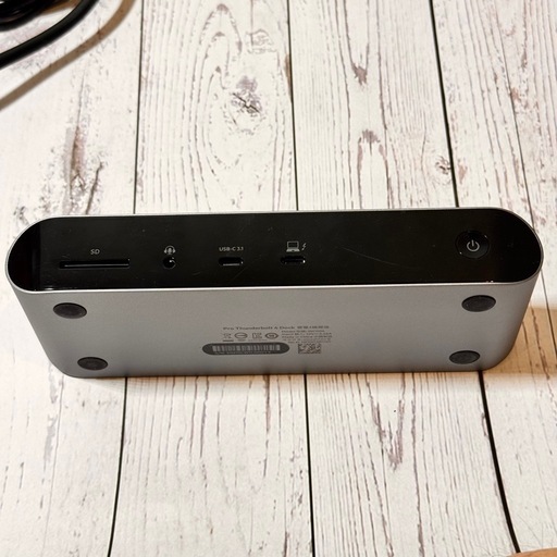 Thunderbolt 4ドッキングステーション