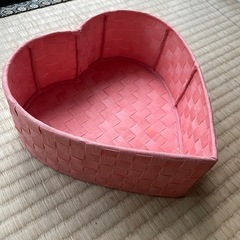 ハート型の小物入れ　ペーパークラフト