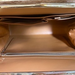 遺品整理　本革バックの画像