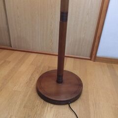 アンティーク 木製 籐 スタンド 電球二段の画像