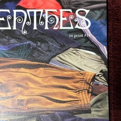 NEPENTHESが発行するバイリンガル雑誌 『NEPENTHES in print』の画像