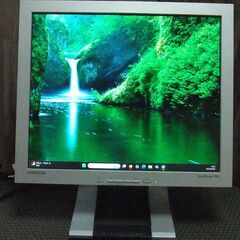 19インチ　SAMSUNG　スクエア液晶ディスプレイ　