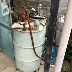 
蔵庫・洗濯機・特大灯油缶 差し上げます（引き取り限定）