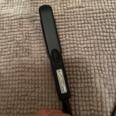 ヴィダルサスーンのストレートヘアアイロンです。未使用訳ありの画像