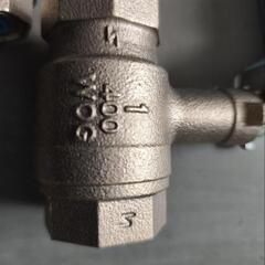 水道用品 バルブなど 総重量6kg。ほぼ新品です。の画像