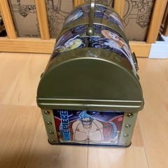 6    　ワンピース　トレジャーケース　お菓子缶の画像