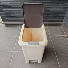 【値下げ７月末まで】ゴミ箱20Lの画像