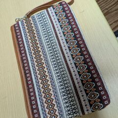バッグ沢山投稿中【中古】Ａ４がギリ入らない薄型ポーチの画像