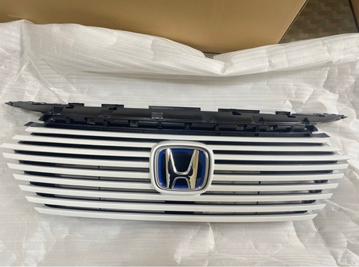 Honda ヴェゼル フロントグリル シルバー ブラック