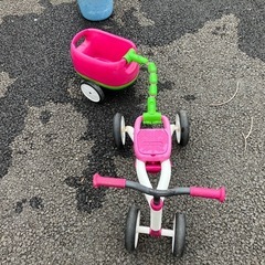 トレーラータイプの足けり車の画像