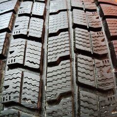 GOODYEAR ICENAVI7 205/60R16 16インチ スタッドレス 4本 22年製 バリ溝 ステップワゴン アクセラスポーツ ジューク等　(KTG275)の画像