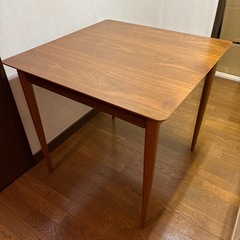 決定済　ダイニングテーブル　2人用　ノーチェ