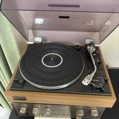 レコードプレーヤー、プリメインアンプ