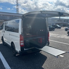 ハイエースベッドキット下部分仕切りの画像