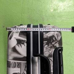 トランク、タイヤ１箇所裂け有りの画像