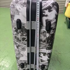 トランク、タイヤ１箇所裂け有りの画像