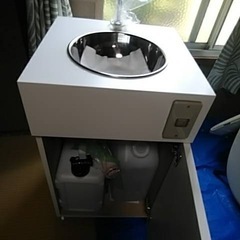 ポータブル洗面台　給排水タンク付き