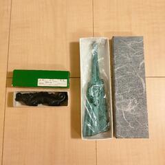 書道セット、硯、筆、墨汁、文鎮、朱肉の画像