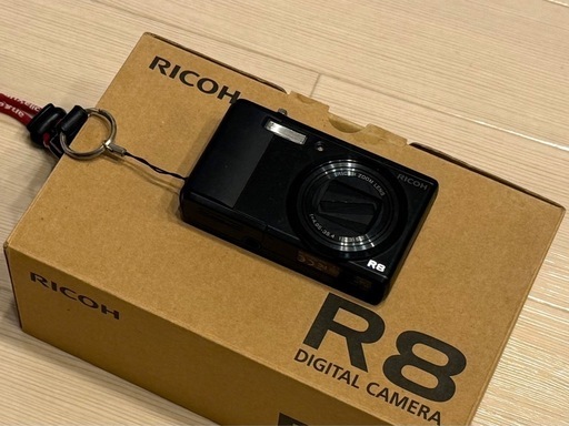 RICOH R8 動作確認済 付属品完備 デジカメ