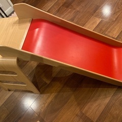 IKEA 室内木製滑り台　